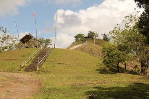 The peak of Mutong Habug is on top of the 3rd hill.